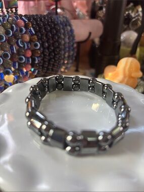Hematite Beaded Stretch Bracelet - Gunmetal Shine